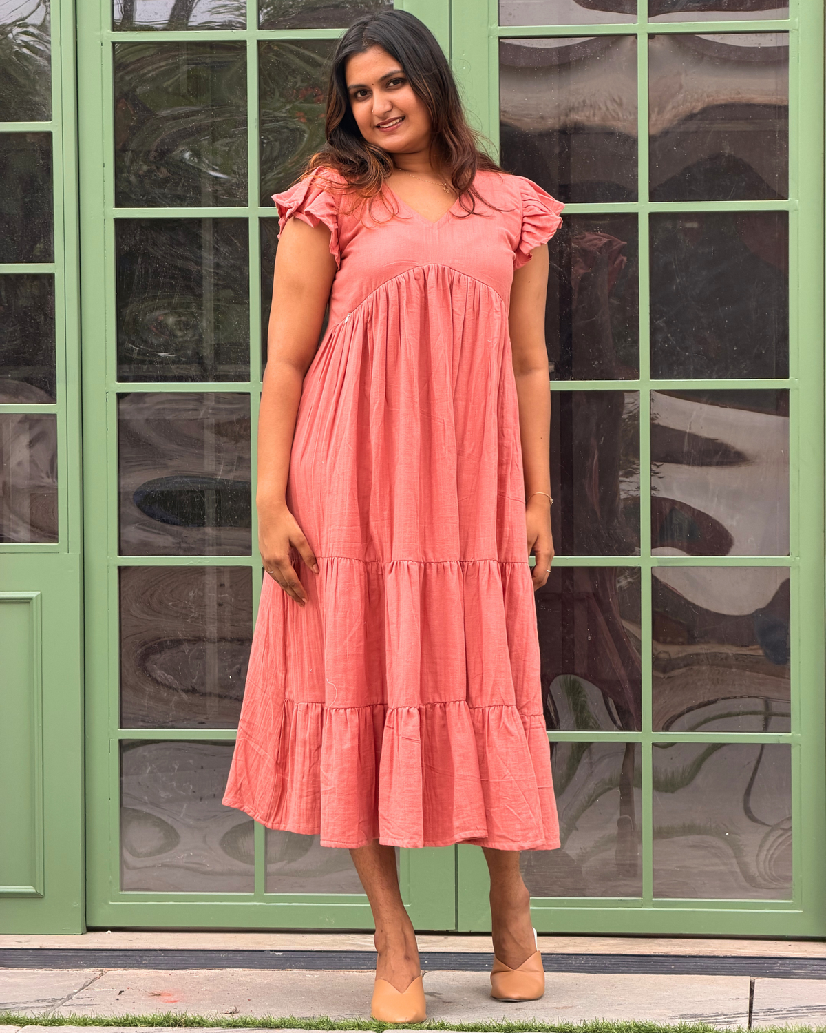 Fawn | She Wardrobe V-Neck Flutter Sleeve Tiered Double Gauze Muslin Maternity & Nursing Gown – Dusty Rose