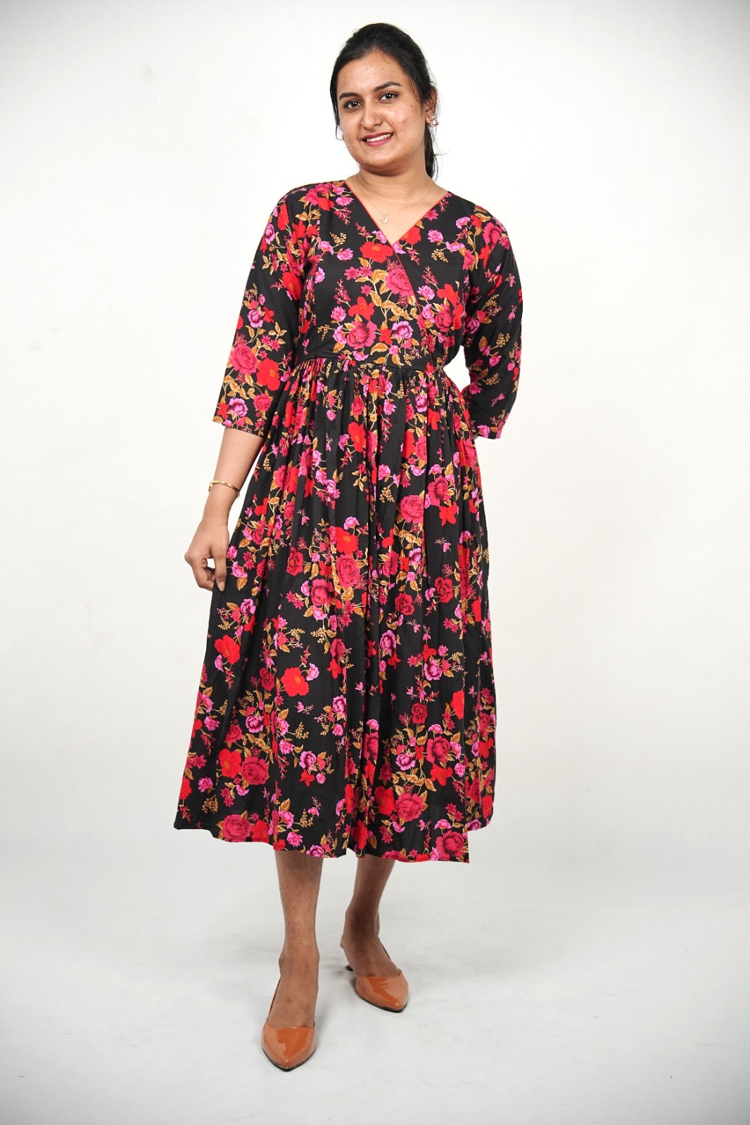 Black and Red Floral Feeding Kurti Dress – Maternity Friendly Empire Waist Midi with Concealed Zippers